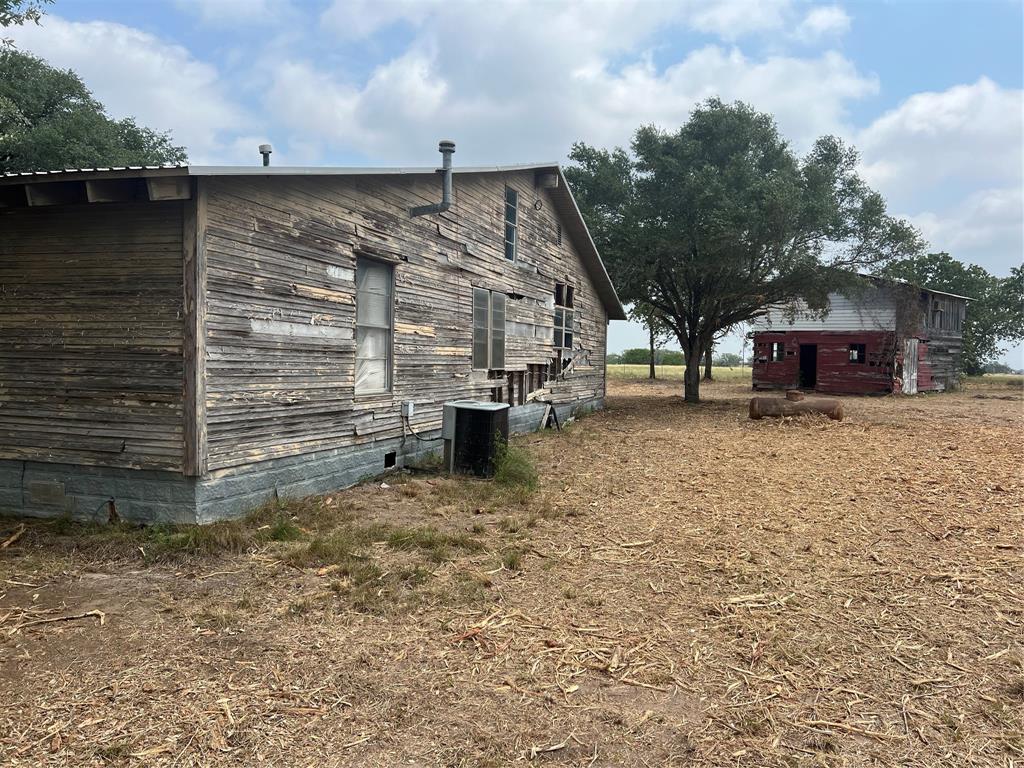 566 County Road 430, Hallettsville, Texas image 16