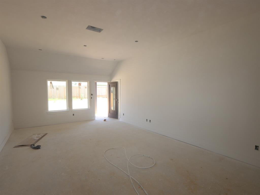 558 Bluebell Maiden Court, Magnolia, Texas image 3