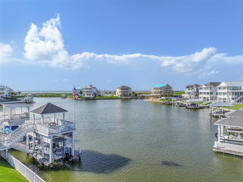 4119 Bluewing Teal Court, Galveston, Texas image 3