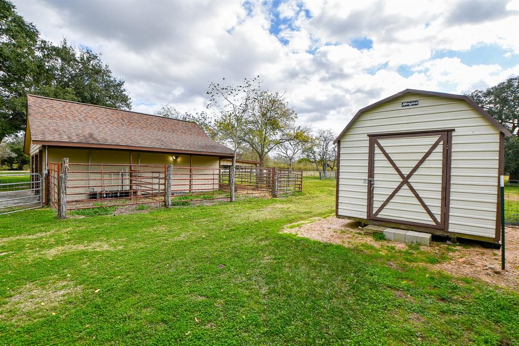 1703 Garrett Court, Wharton, Texas image 32