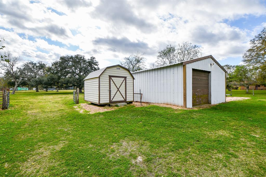 1703 Garrett Court, Wharton, Texas image 31