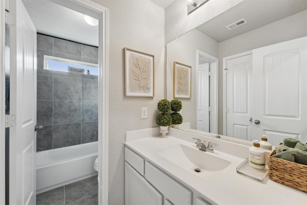 3651 Lake Bend Shore Drive, Spring, Texas image 19