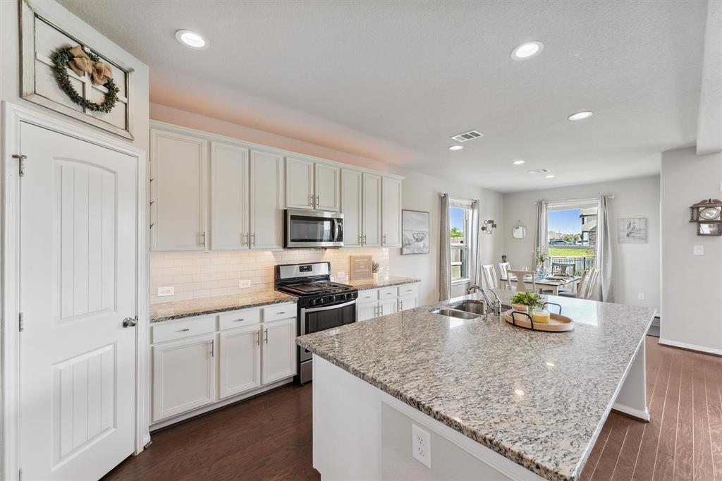 3651 Lake Bend Shore Drive, Spring, Texas image 14