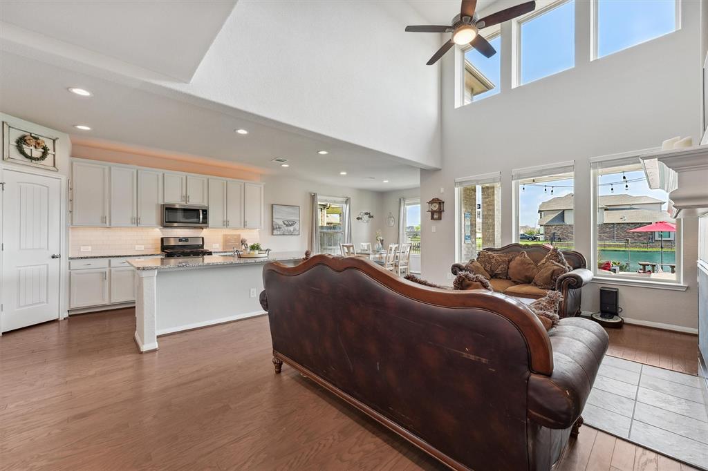 3651 Lake Bend Shore Drive, Spring, Texas image 11