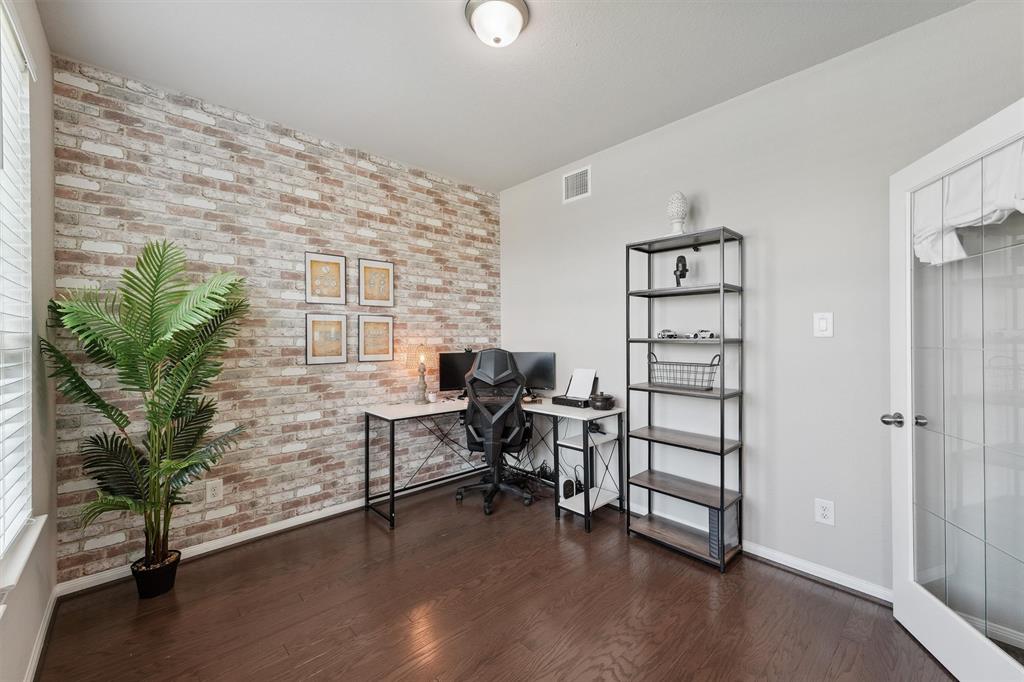 3651 Lake Bend Shore Drive, Spring, Texas image 6