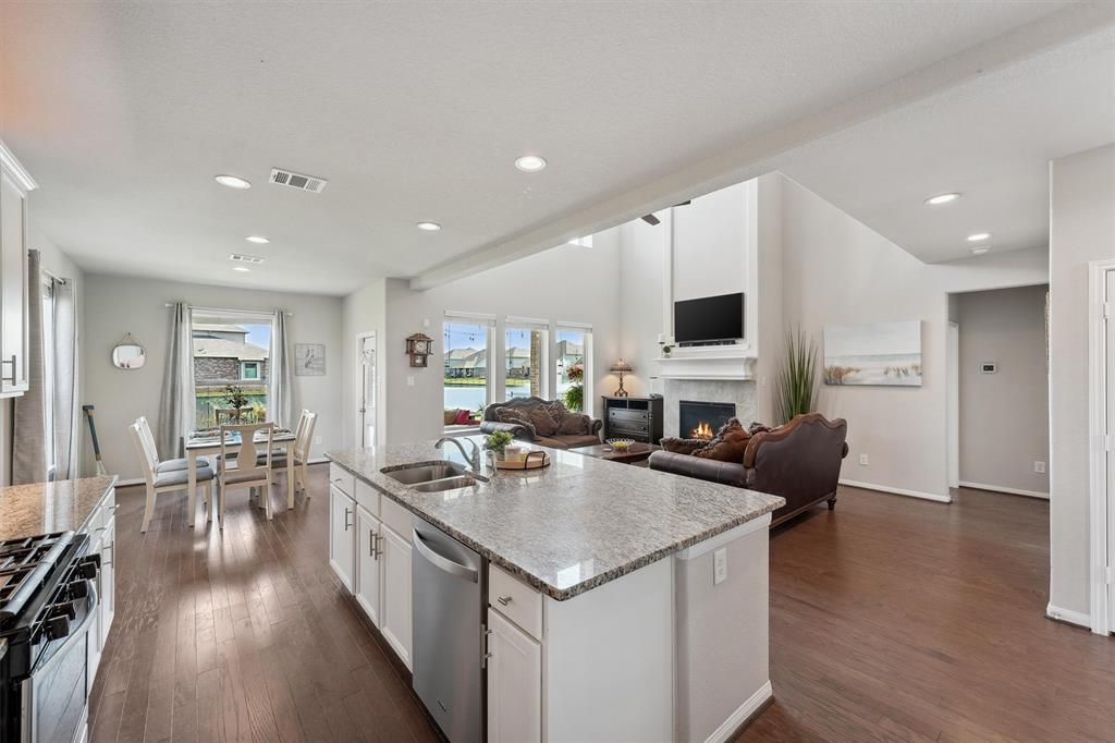 3651 Lake Bend Shore Drive, Spring, Texas image 15