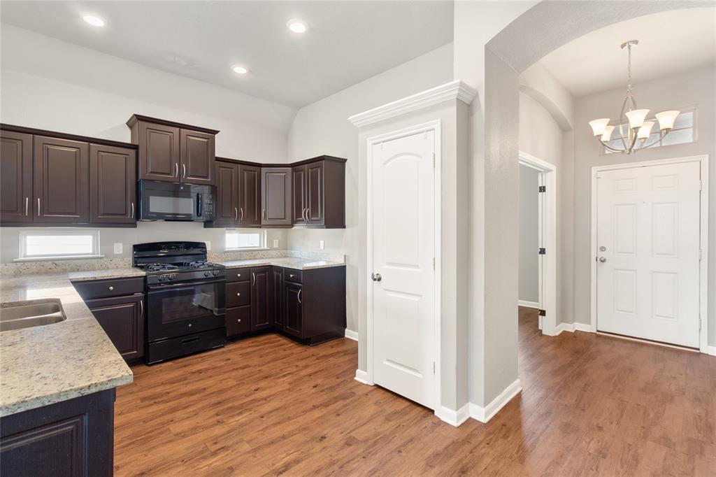 2055 Positano Loop, Bryan, Texas image 10