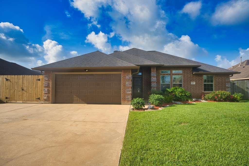 107 Brazos Court, Richwood, Texas image 1
