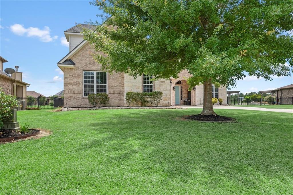 231 N Waterstone Drive, Montgomery, Texas image 2