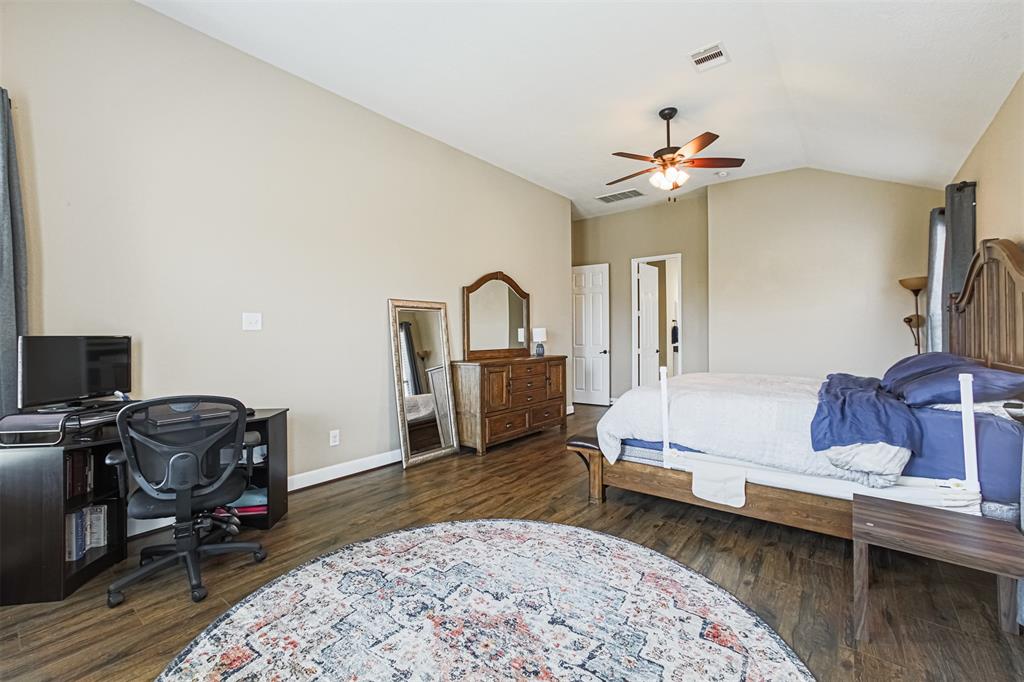 2918 Katy Town Lane, Katy, Texas image 14