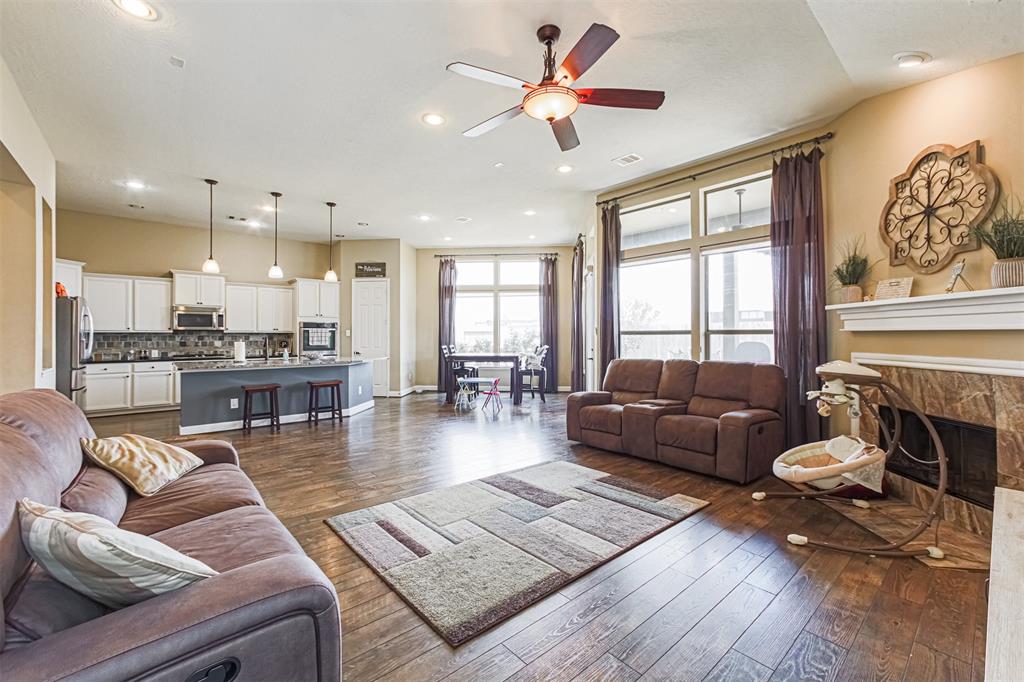 2918 Katy Town Lane, Katy, Texas image 9