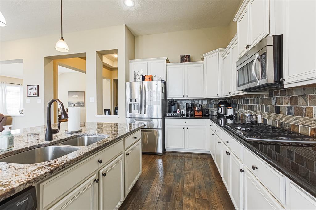 2918 Katy Town Lane, Katy, Texas image 11