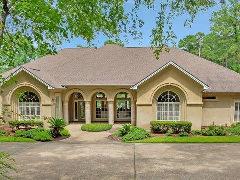 Photo of 2102 Brentwood Drive Dr, Lufkin, TX 75901 (MLS # 93086130)