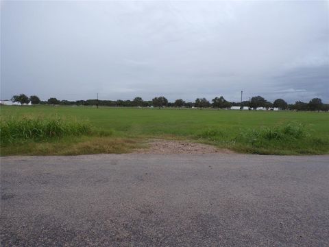 000 EARL Street El Campo TX 77437