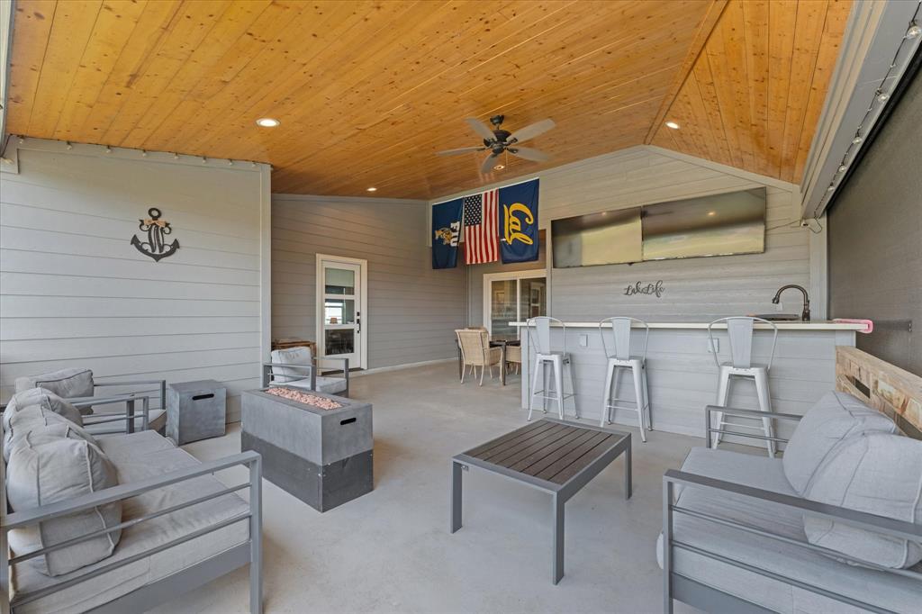 10737 S Lake Mist Lane, Willis, Texas image 27