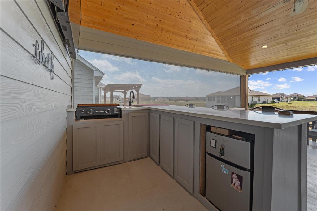 10737 S Lake Mist Lane, Willis, Texas image 25