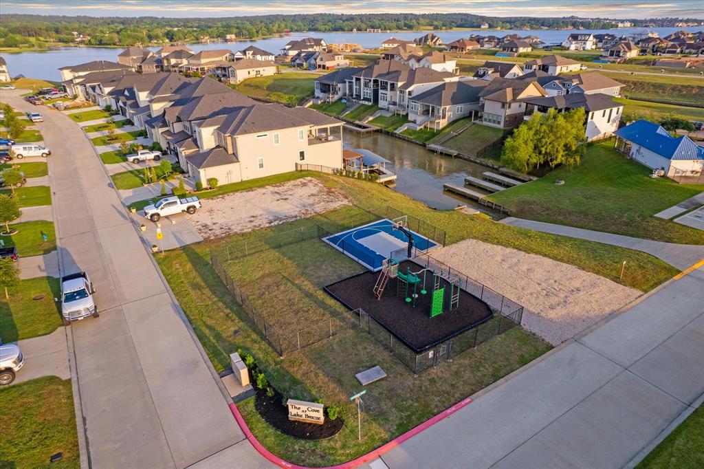 10737 S Lake Mist Lane, Willis, Texas image 38