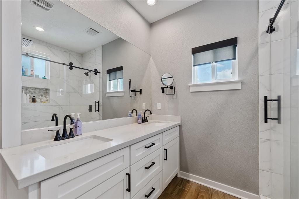 10737 S Lake Mist Lane, Willis, Texas image 17