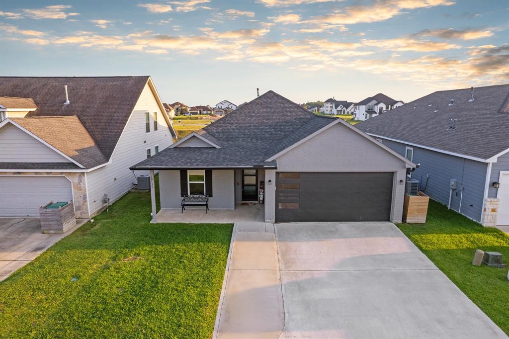 10737 S Lake Mist Lane, Willis, Texas image 2