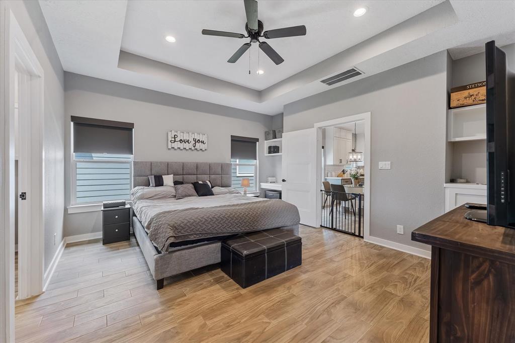 10737 S Lake Mist Lane, Willis, Texas image 16