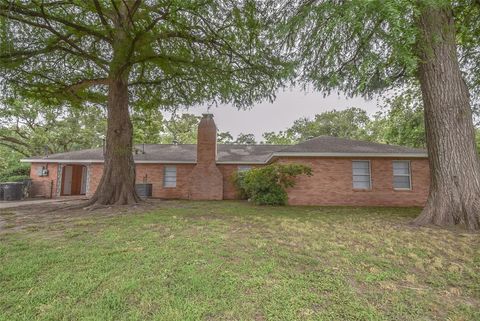 A home in Alvin