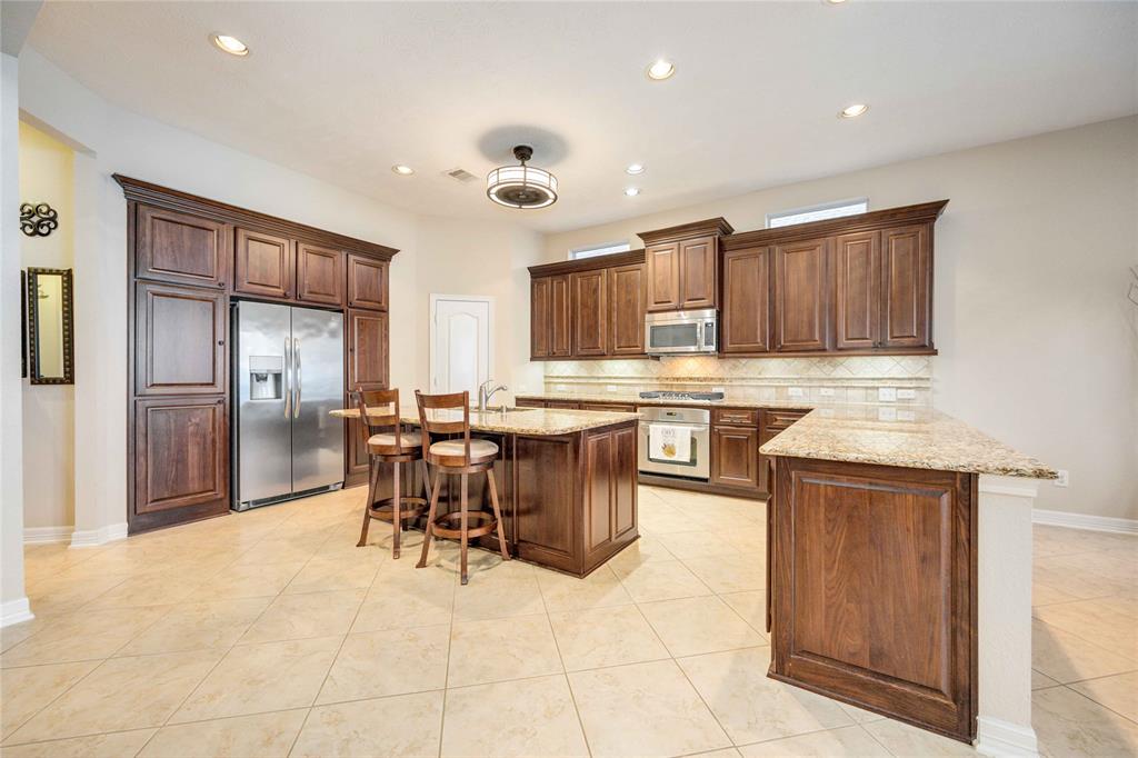 28202 Rippling Brook Lane, Fulshear, Texas image 6