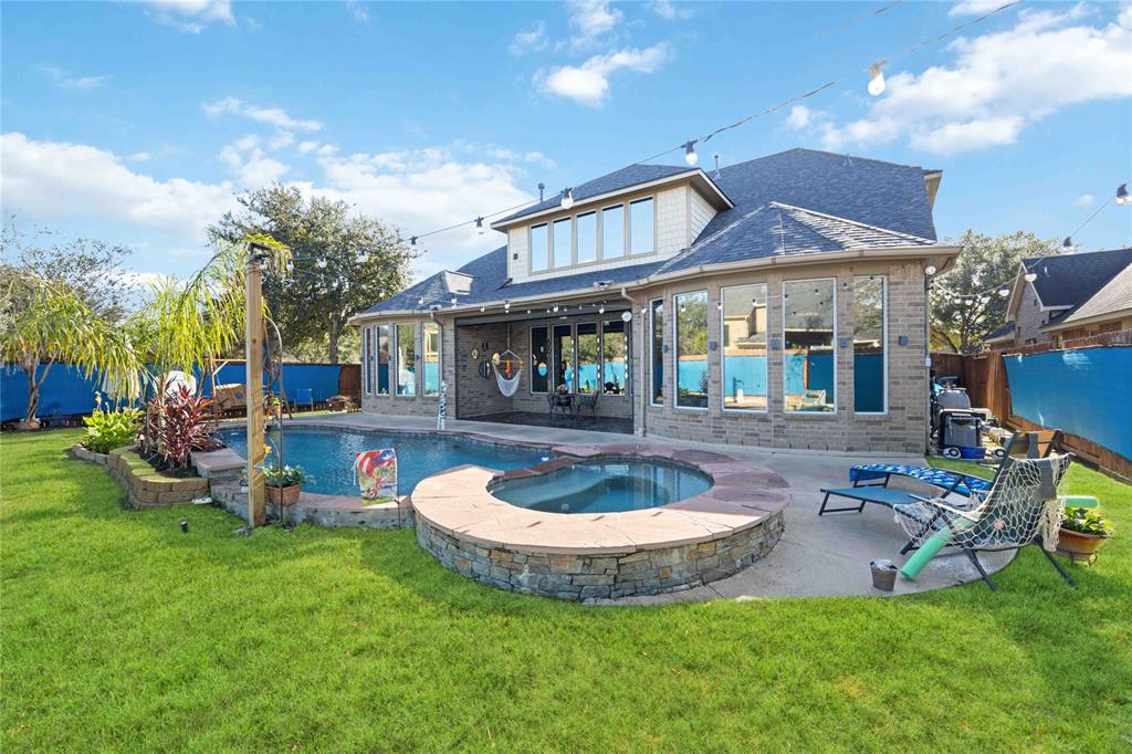 28202 Rippling Brook Lane, Fulshear, Texas image 1