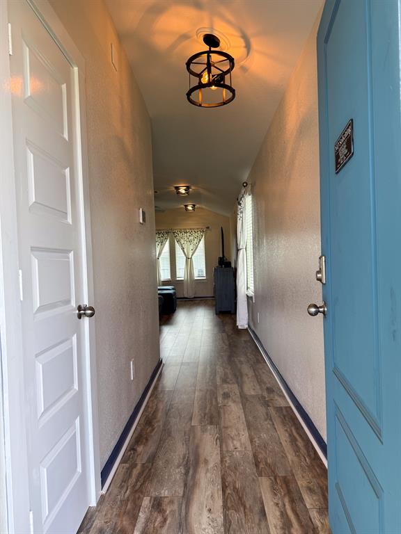1114 Della Lane