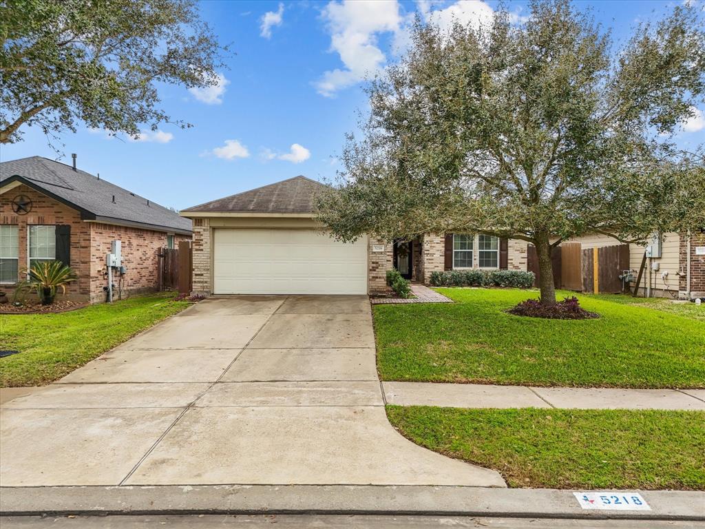 5218 La Rocco Way, Alvin, Texas image 1