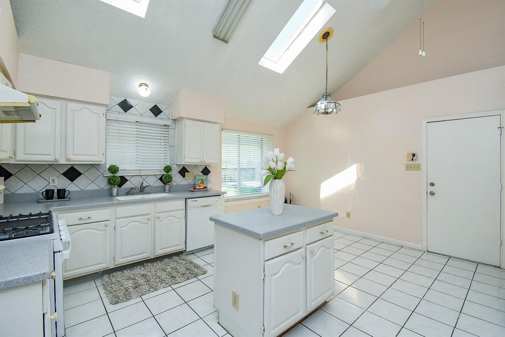 1234 Catskill Drive, Missouri City, Texas image 9
