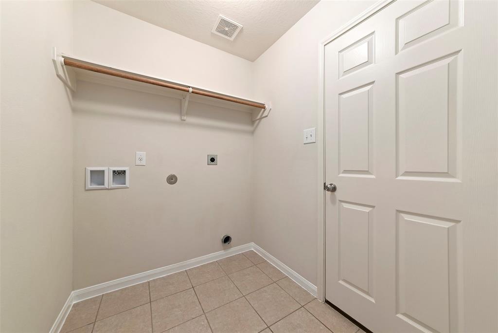 6906 Chessgate Falls Lane, Rosenberg, Texas image 21