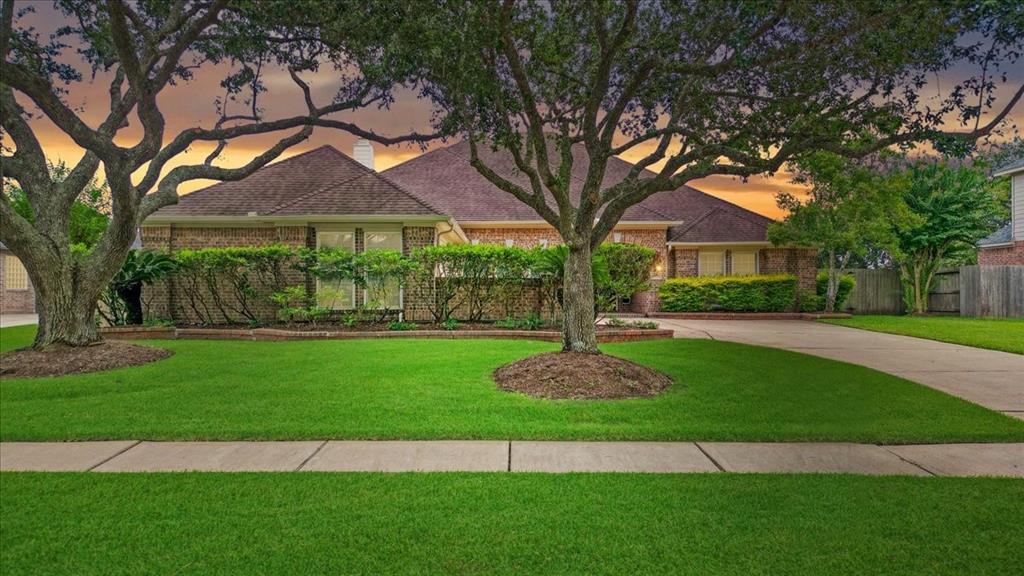 2006 Edgewater Drive