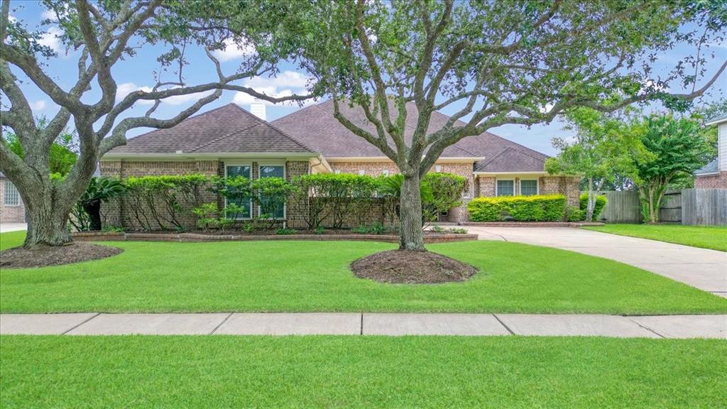 2006 Edgewater Drive