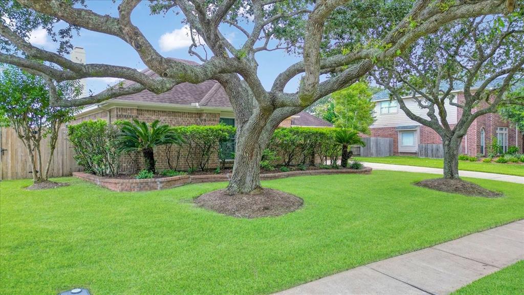 2006 Edgewater Drive