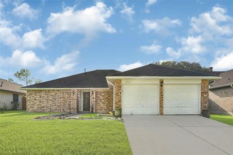 Photo of 13723 Rocky Bluff Drive, Houston, TX 77085 (MLS # 32974899)