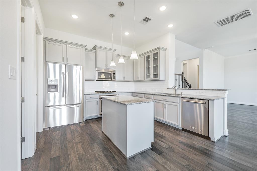 2019 Cape Cod Court, Sugar Land, Texas image 3