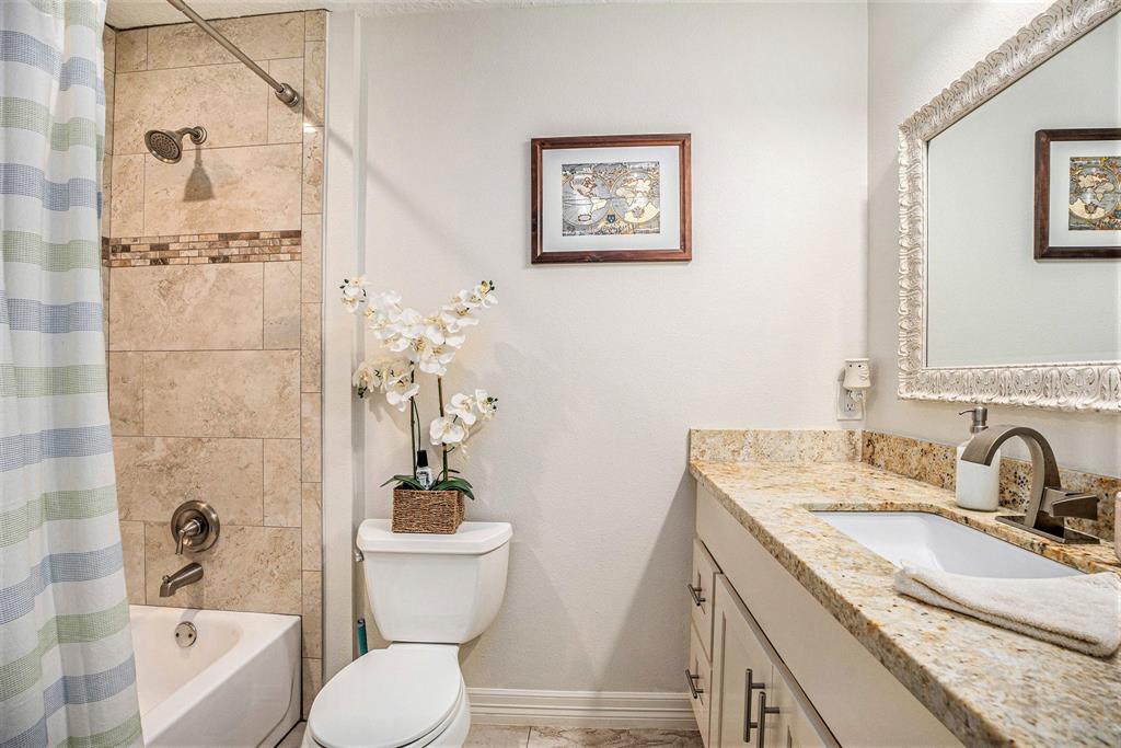 4314 Saffron Lane, Friendswood, Texas image 18