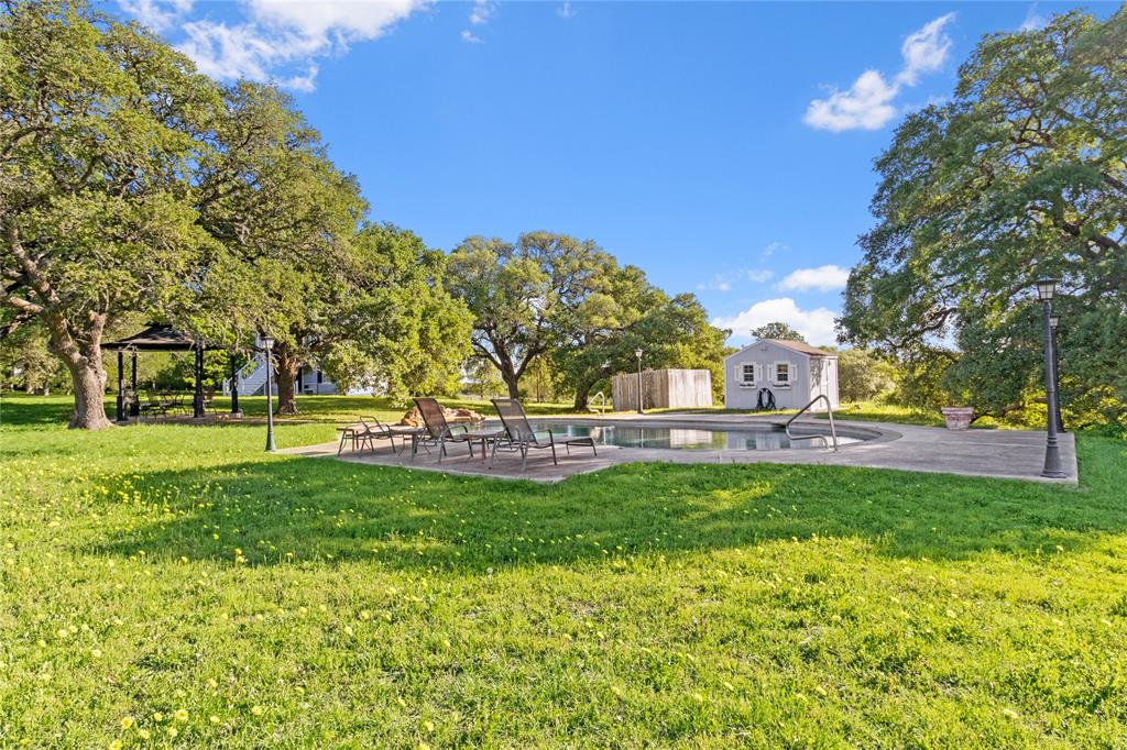 8904 Mariposa Lane, Brenham, Texas image 31