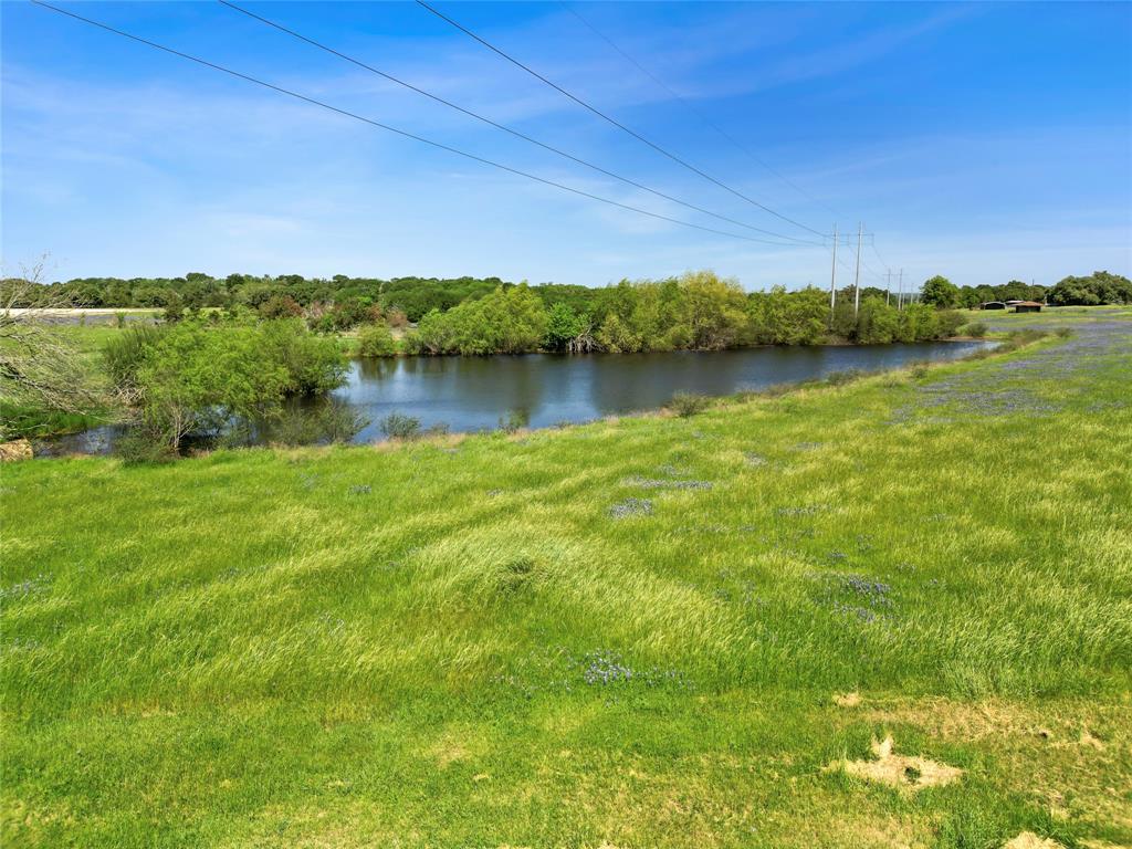 8904 Mariposa Lane, Brenham, Texas image 5