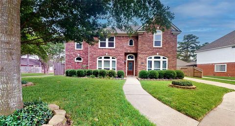 Single Family Residence in Cypress TX 15503 Township Glen Lane.jpg
