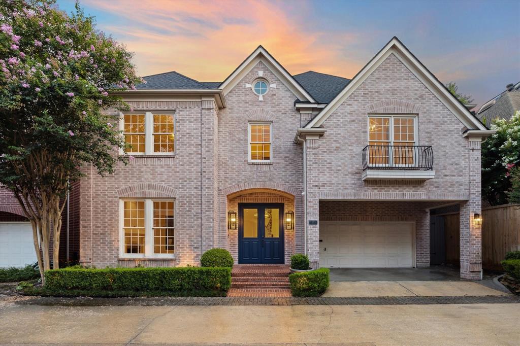 Photo 4 of 48 of 111 N Wynden Estates Court townhome