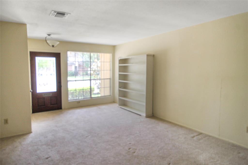 4416 Basswood Lane, Bellaire, Texas image 5