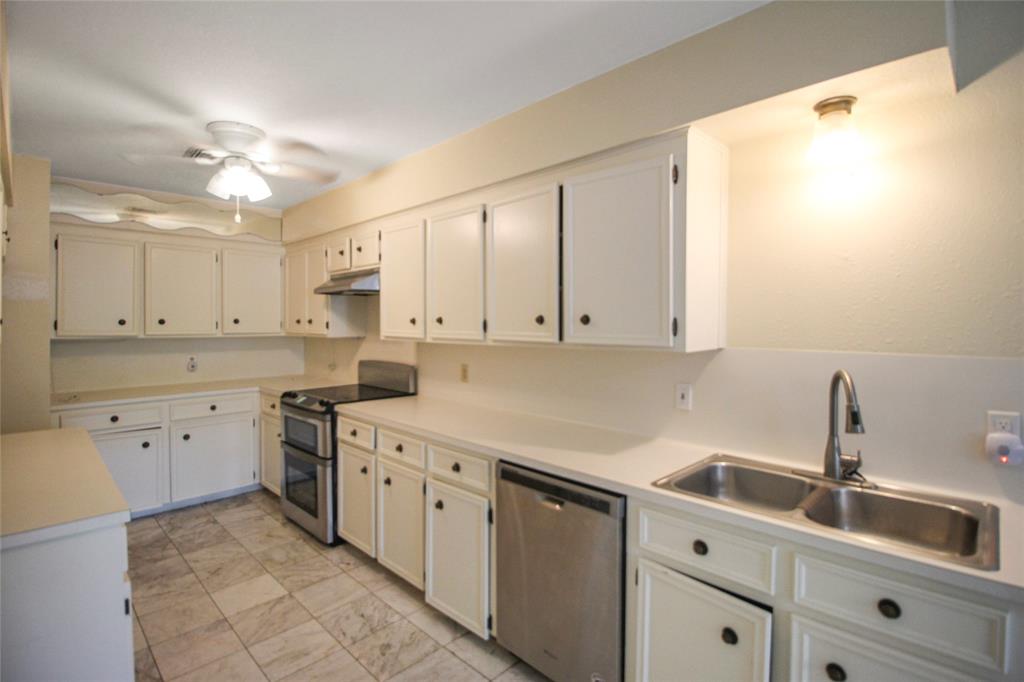 4416 Basswood Lane, Bellaire, Texas image 8