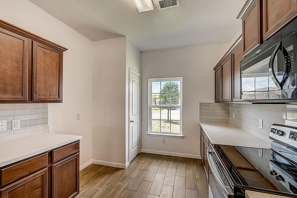 22410 Mount Echo Drive, Hockley, Texas image 11