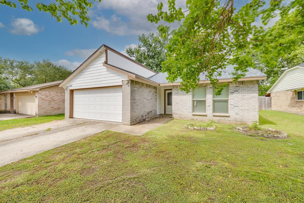 4407 Quailgate Drive, Spring, Texas image 2