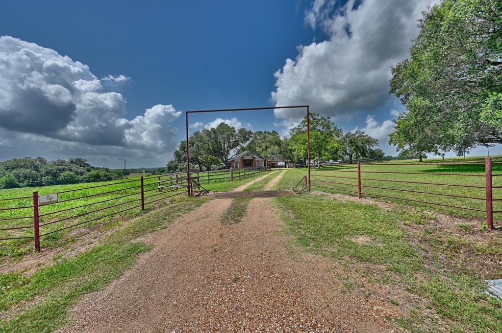 1552 Holub Road