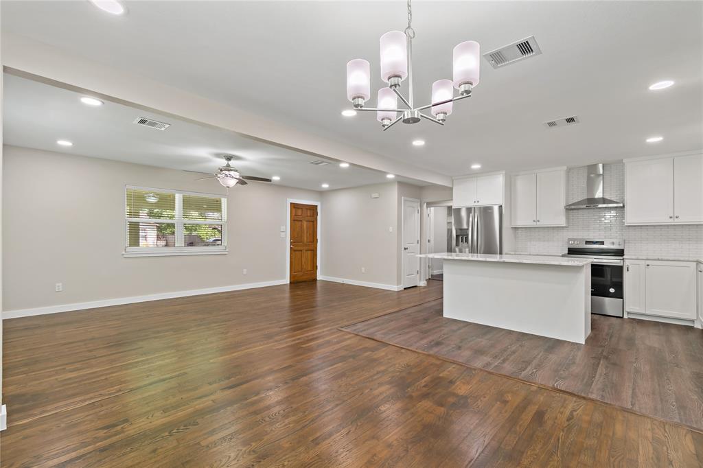 1827 N San Jacinto St, Liberty, Texas image 4