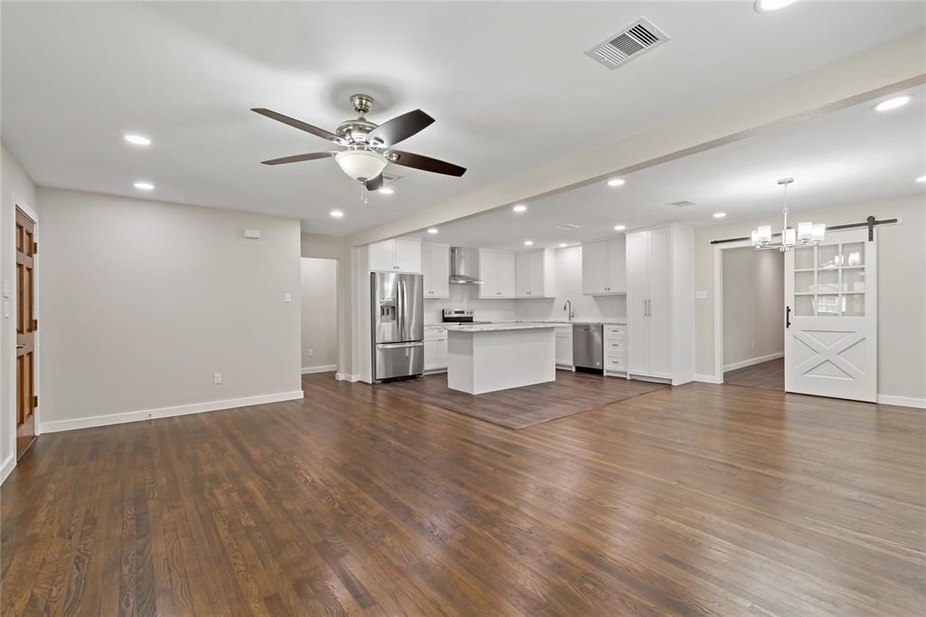 1827 N San Jacinto St, Liberty, Texas image 2
