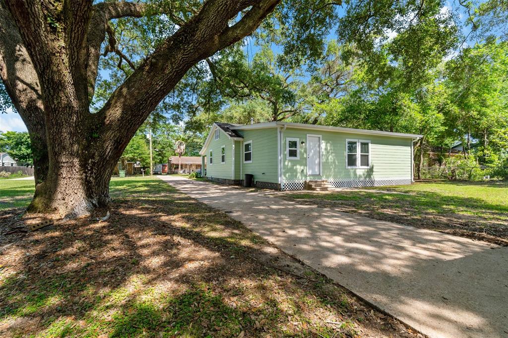 1827 N San Jacinto St, Liberty, Texas image 20