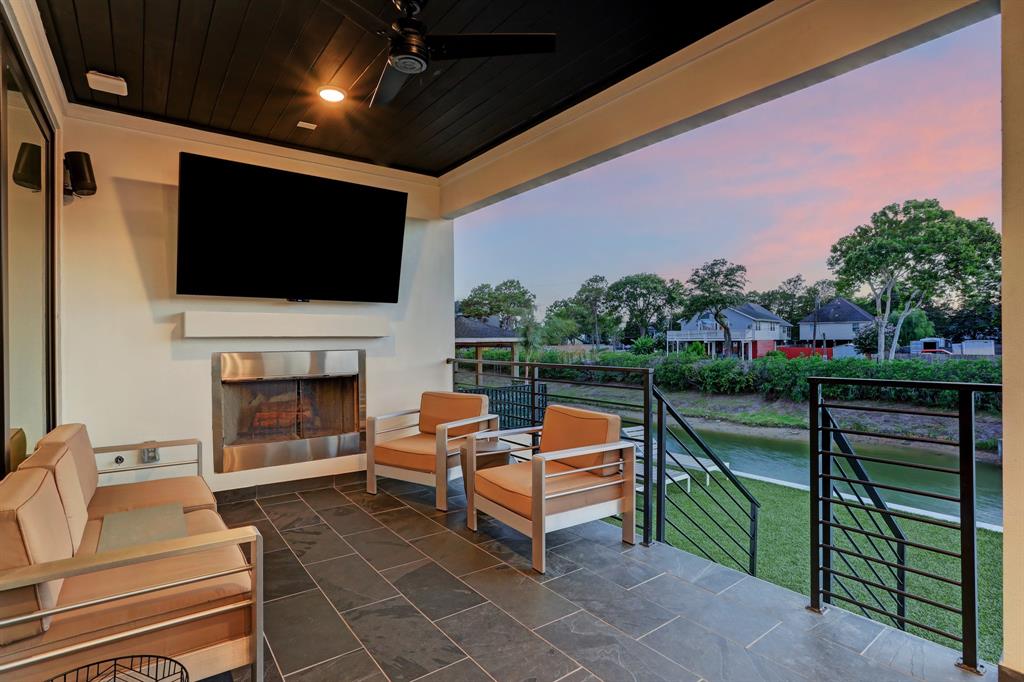 219 Blue Water Way, Kemah, Texas image 11